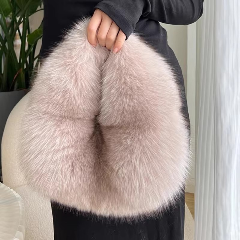 Bolsos de media luna de felpa  - Luxury Bags Tote reseña y precio